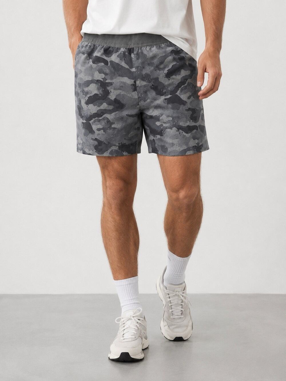 Men’s Fabletics The Fundamental Shorts Lined 5” Inseam Athletic Gym Active CAMO